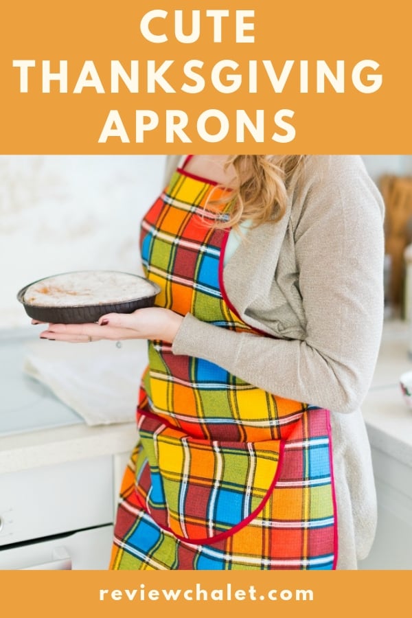These Thanksgiving aprons are perfect for keeping your clothes clean and also creating the perfect holiday atmosphere. Lots of fall themed apron ideas featuring pumpkins, turkeys, fall foliage and more. Cook in style, or gift it to your Thanksgiving hostess. #thanksgiving #holidays #aprons #hostessgift #fallaprons #autumnaprons 